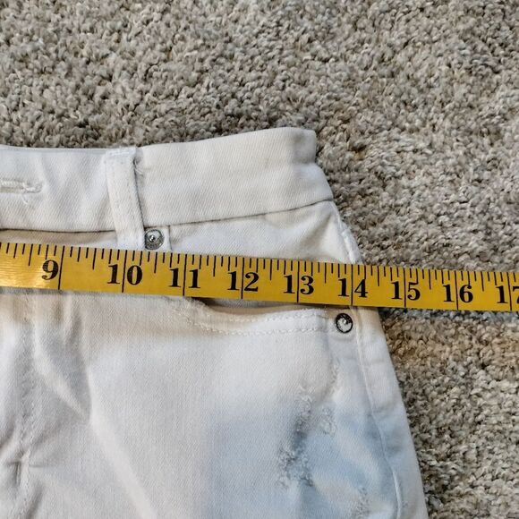 American Eagle White Distressed High-Waisted Stretchy Jean Shorts Sz 2 - Picture 3 of 6
